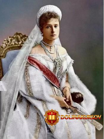 umnye-ljudi-aleksandra-fedorovna-drama-poslednej-imperatricy-nikita-brusilovskij.466306.jpg
